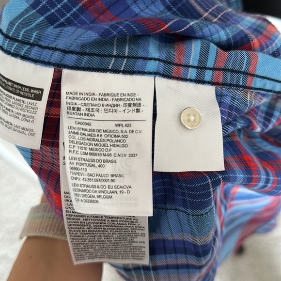 Levi’s shirt - Picture 6 of 7